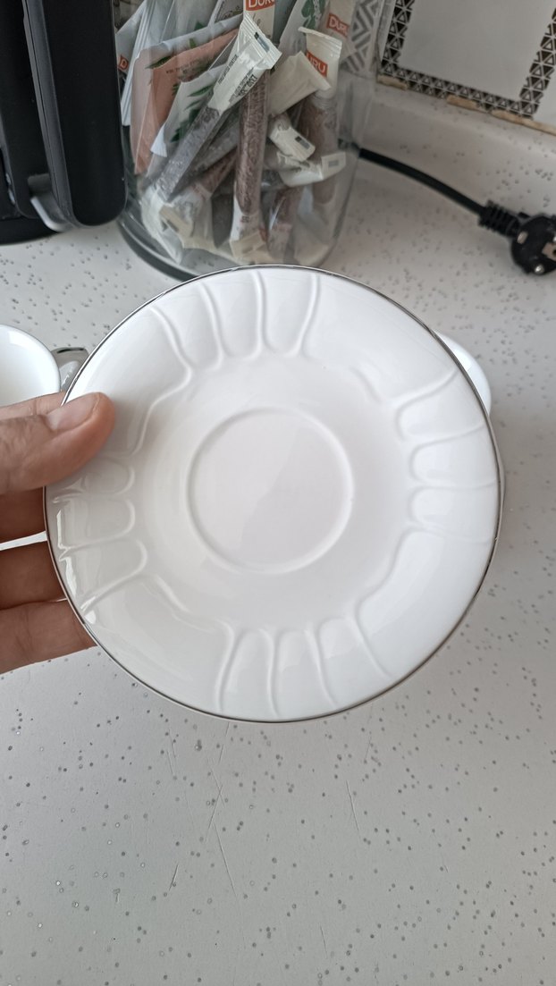 Beyaz Seramik Fincan ve Tabak Seti - Görsel 4