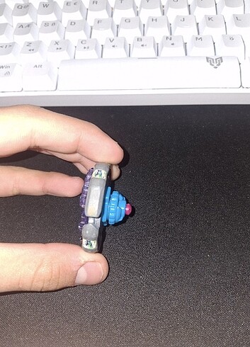 Ray girl beyblade