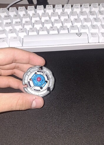 Beden Ray girl beyblade