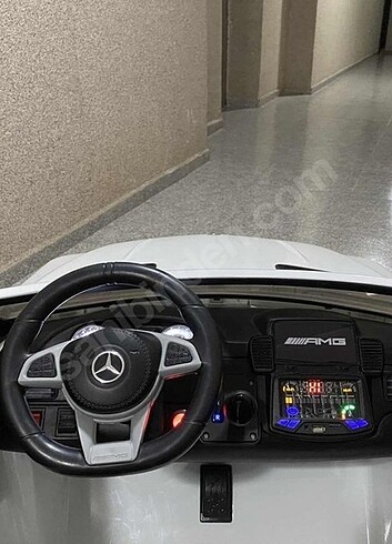  Beden beyaz Renk Mercedes İki Kişilik Akülü Araba 