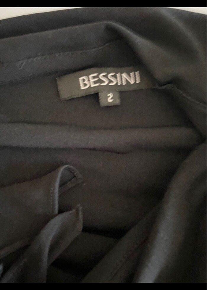 Şık siyah elbise - Görsel 4