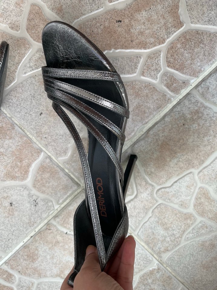 Derimod Gri Topuklu Kadın Ayakkabı - Görsel 4