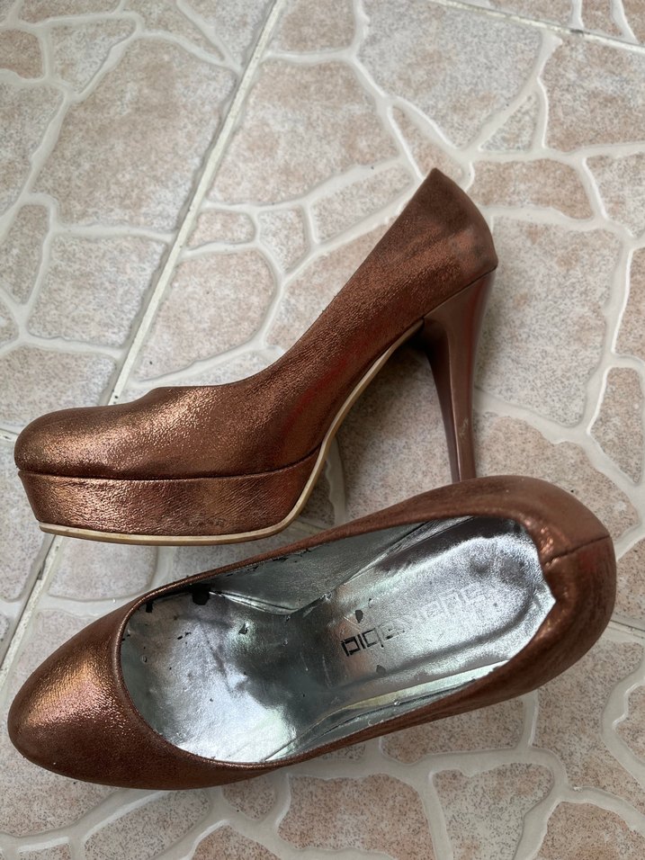 Kahverengi Parlak Platform Topuklu Kadın Ayakkabı - Görsel 2