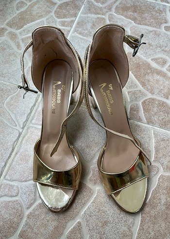 Parlak Altın Rengi Topuklu Ayakkabı - Görsel 4