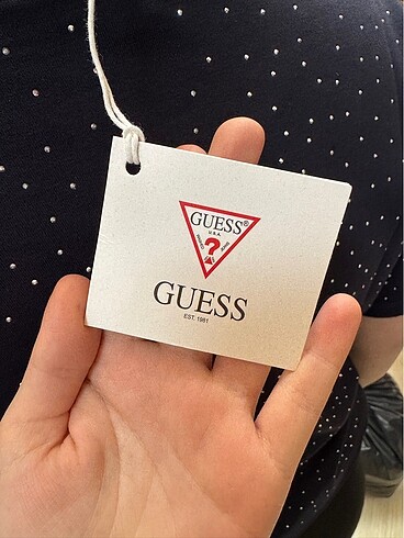 l Beden GUESS parlak taşlı tshirt