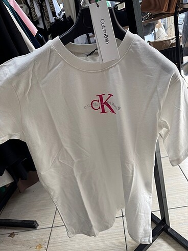 Calvin Klein Tshirt