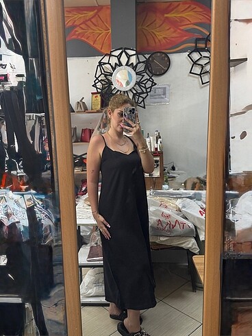 Siyah keten elbise