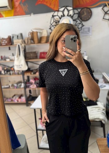 Guess Siyah parlak taşlı Kısa Kollu Tişört