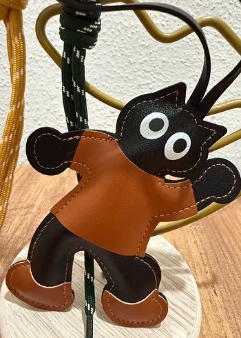 Püsküllü Kahverengi Kadın Anahtarlık - Görsel 2