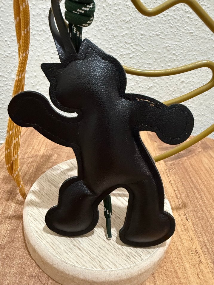 Püsküllü Kahverengi Kadın Anahtarlık - Görsel 3