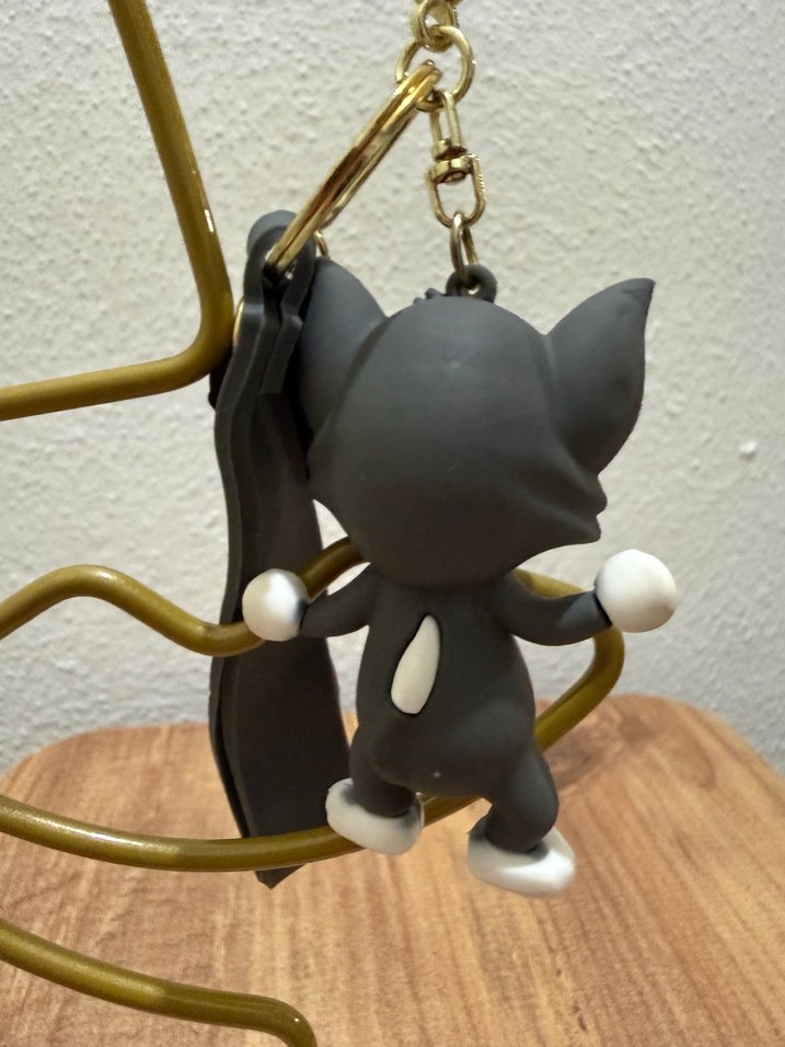 Gri Püsküllü Gotik Kadın Anahtarlık - Görsel 4