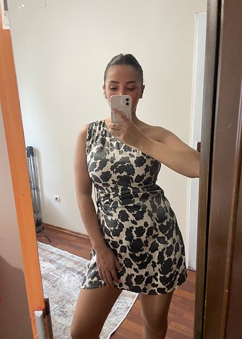 Leopar Desenli Tek Omuz Mini Elbise - Görsel 3