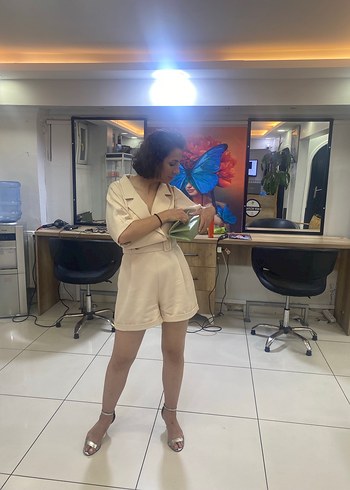 Bej V Yaka Kısa Kollu Kadın Tulum - Görsel 3