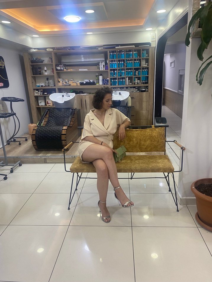 Bej V Yaka Kısa Kollu Kadın Tulum - Görsel 2