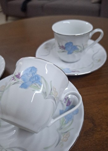 Pastel Çiçek Desenli Beyaz Porselen Fincan Takımı