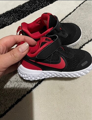 22 Beden Nike spor ayakkabı