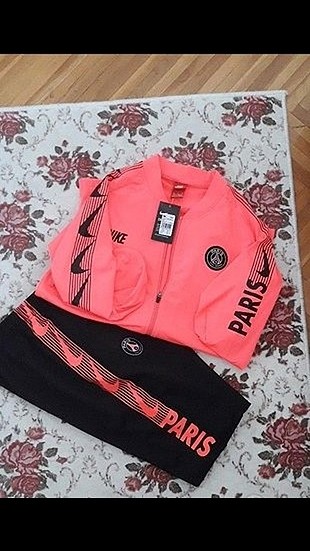 Nike Eşofman Takımı