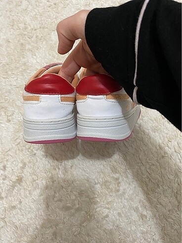31 Beden beyaz Renk Lacoste çocuk sneaker