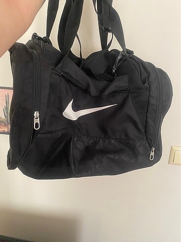 Orjinal az kullanılmış Nike valiz