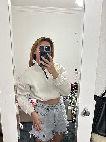 Beyaz fermuarlı crop sweatshirt