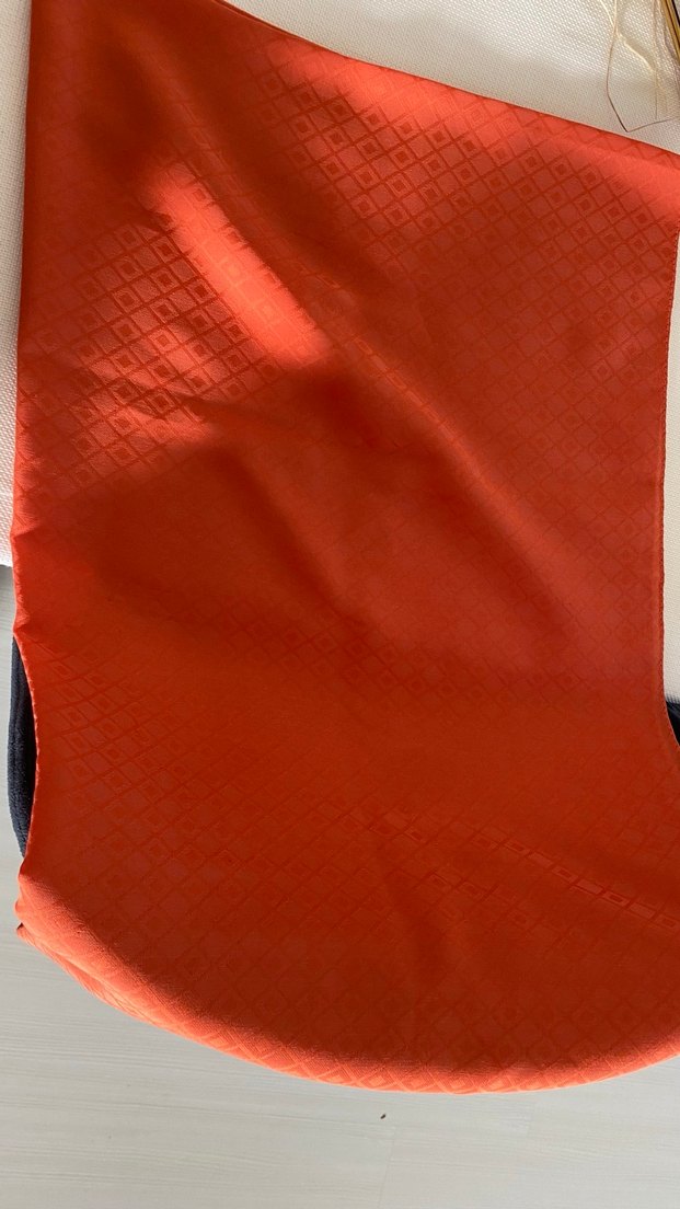 Turuncu desenli şal - Görsel 2