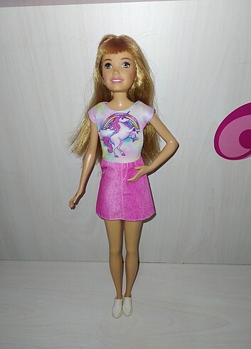 Barbie Bebek bakıcısı