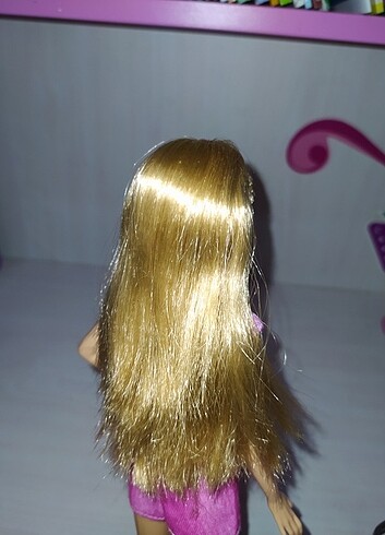 Barbie Barbie Bebek bakıcısı