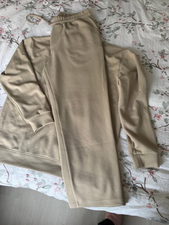 Bej Kadın Fermuarlı Rahat Takım - Görsel 3