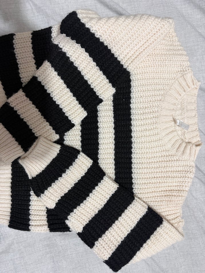 Zebra Desenli Örgü hiç giyilmedi sadece kazak fiyatı - Görsel 2