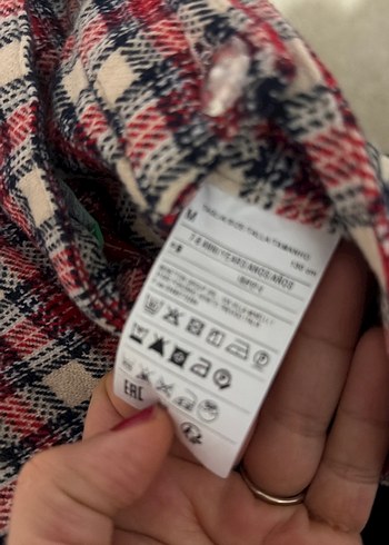 Kız Çocuk Kırmızı Düğmeli Etek - Görsel 3