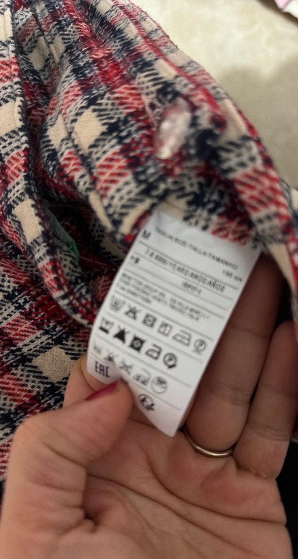 Kız Çocuk Kırmızı Düğmeli Etek - Görsel 3