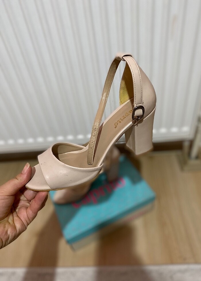 Topuklu ayakkabı - Görsel 3