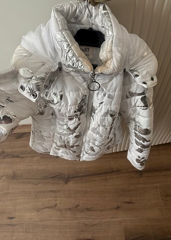 Kadın Beyaz Kürklü Kısa Mont - Görsel 2