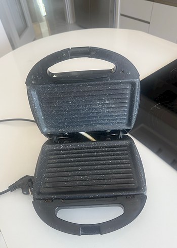 Siyah Sandviç ve Tost Makinesi - Görsel 2