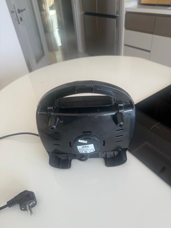 Siyah Sandviç ve Tost Makinesi - Görsel 3