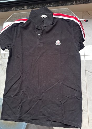 Moncler ürünü