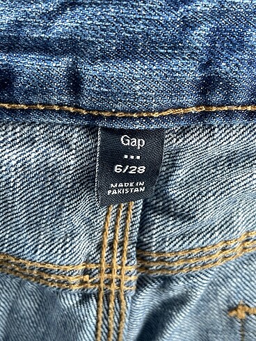 28 Beden lacivert Renk Gap Mini Şort %70 İndirimli.
