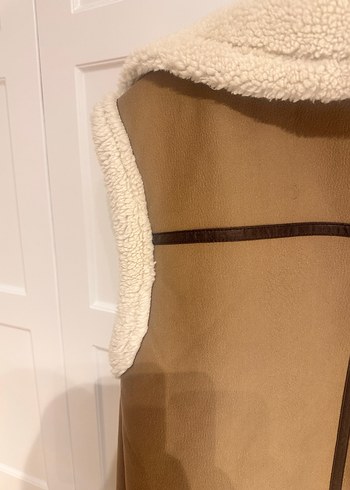 Kürk Detaylı Kahverengi Kolsuz Ceket - Görsel 4