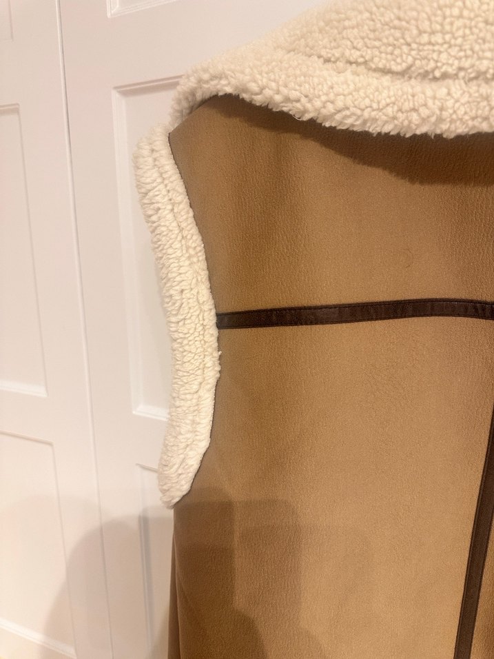 Kürk Detaylı Kahverengi Kolsuz Ceket - Görsel 4