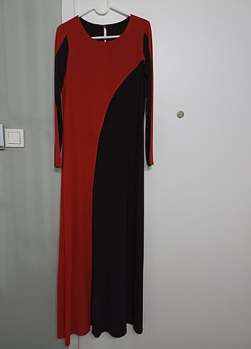 Esswapp Kırmızı siyah abiye elbise 