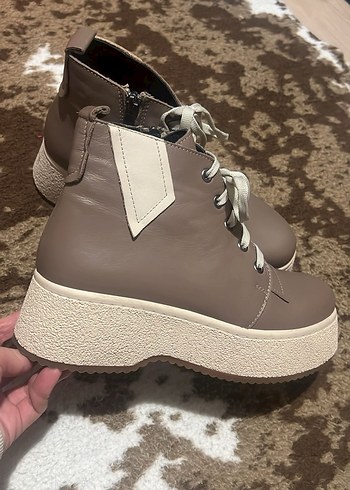 Kadın Bej Deri Kürklü Dolgu Topuk Bot - Görsel 3