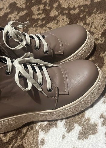 Kadın Bej Deri Kürklü Dolgu Topuk Bot - Görsel 2