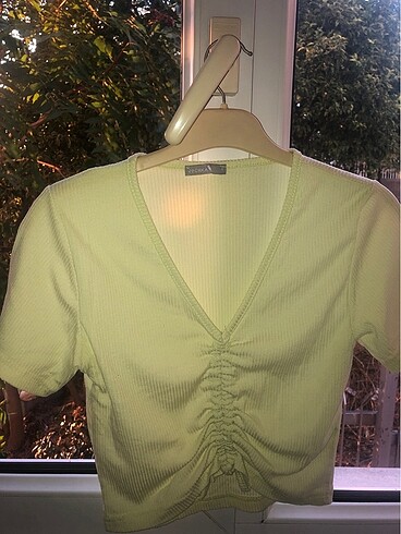 Zara Yeşil crop