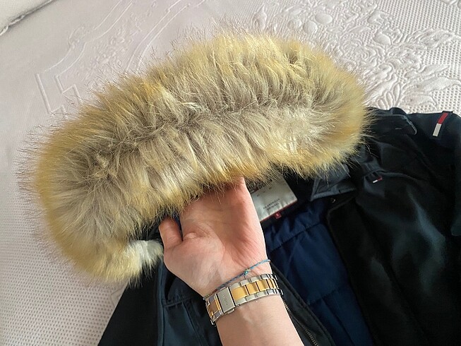 s Beden Orj defosuz Tommy mont