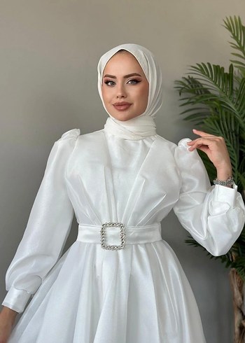 Beyaz Uzun Kollu Yüksek Yakalı Tesettür Abiye - Görsel 2