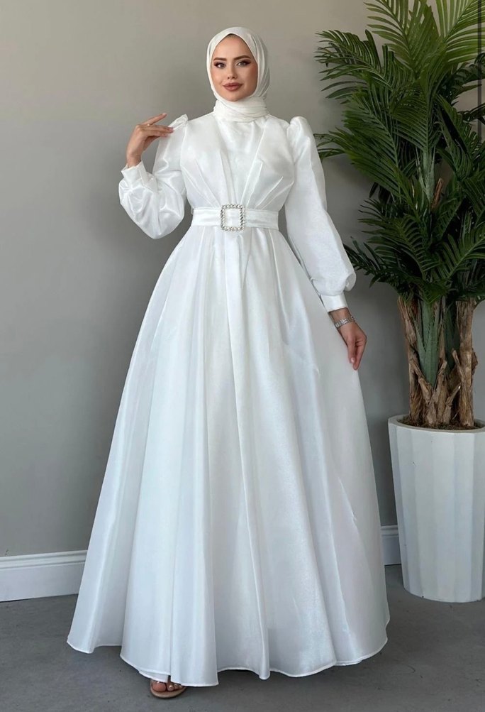 Beyaz Uzun Kollu Yüksek Yakalı Tesettür Abiye - Görsel 3