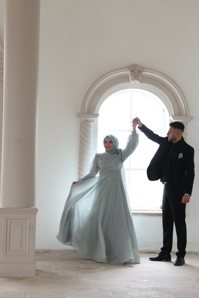 Modern Klasik Uzun Gri Notalı Yaka Abiye - Görsel 2