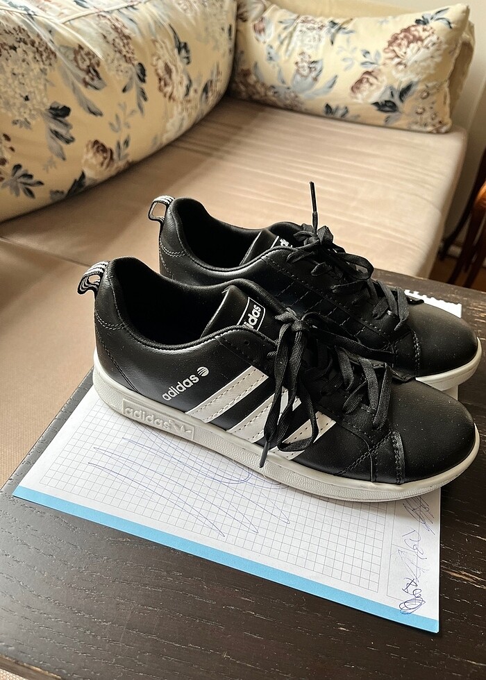 Adidas Unisex Siyah Ayakkabı 37numara - Görsel 2