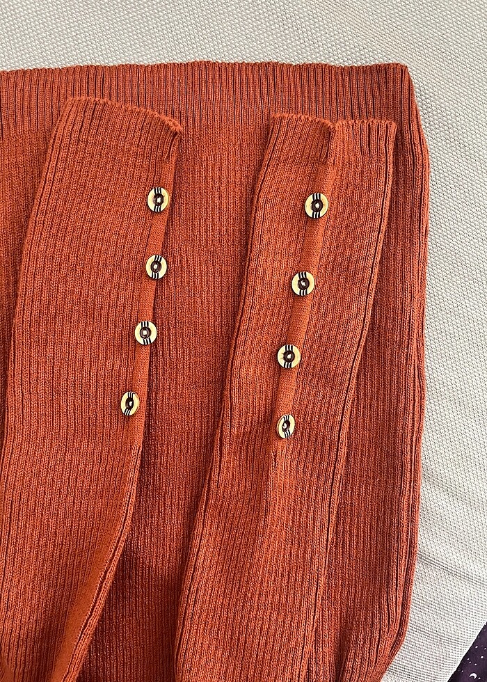 Boğazlı kiremit rengi triko - Görsel 4