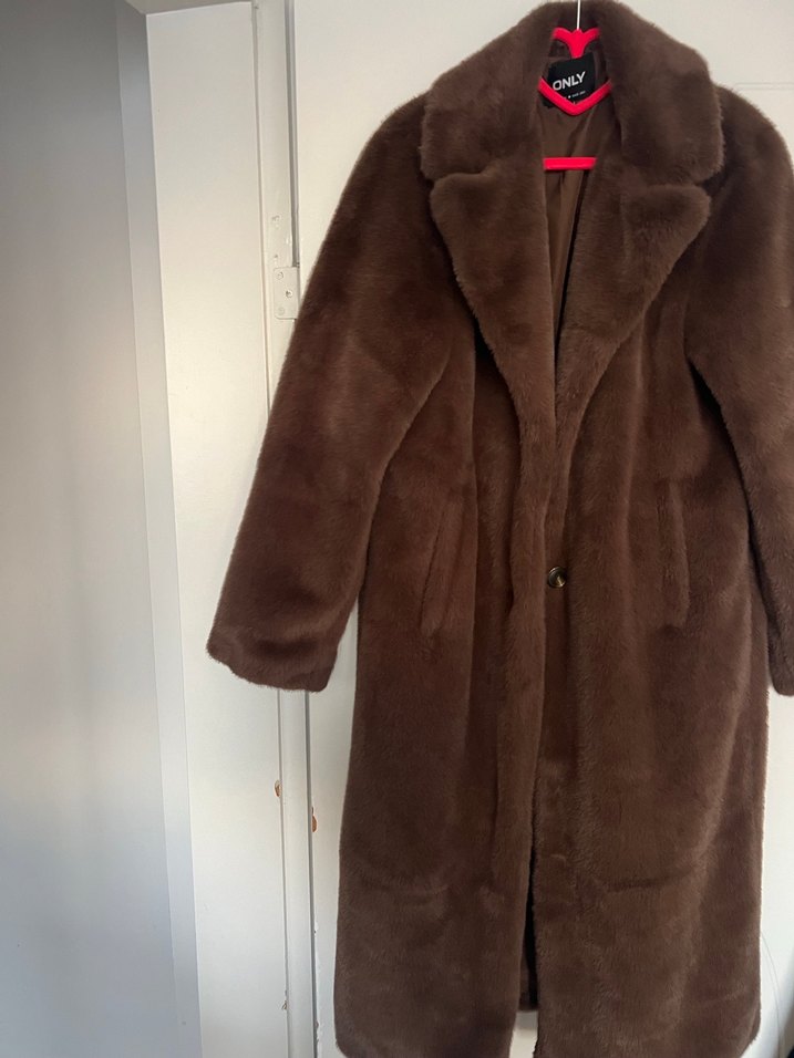 Kahverengi Uzun Peluş Kadın Kaban - Görsel 2